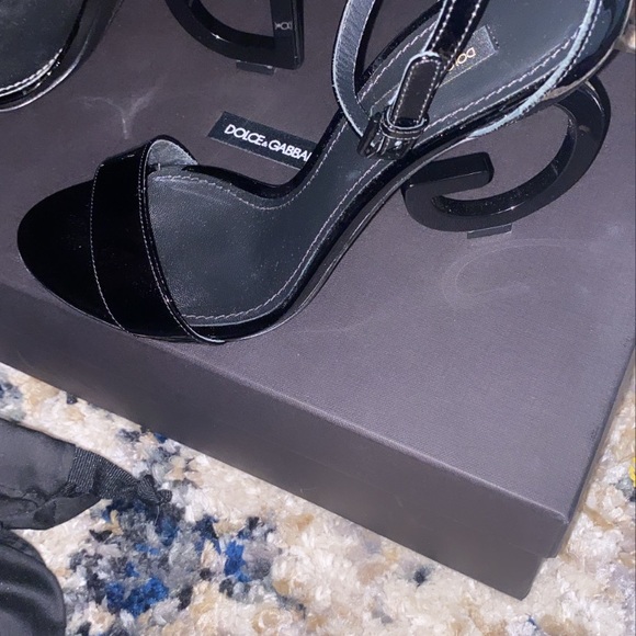 Beautiful Black Dolce & Gabbana Heels 2021! Only wore once! - Picture 4 of 5